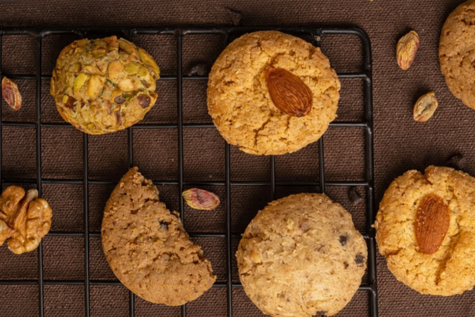 Perfect Pairings: What Snacks to Serve with Your Favorite Cakes